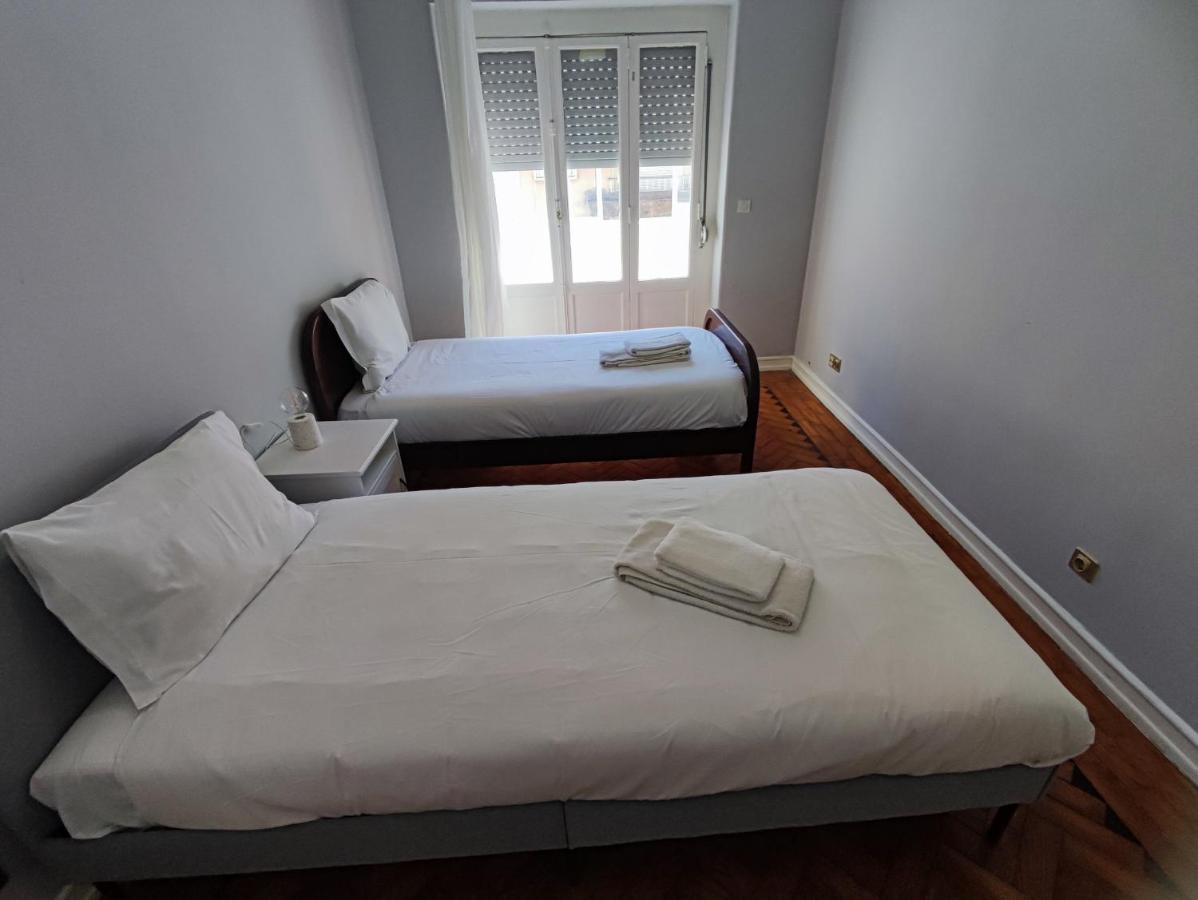 Lisbon Traditional T2 With Balcony In Damaia, Lisbon 아마도라 외부 사진