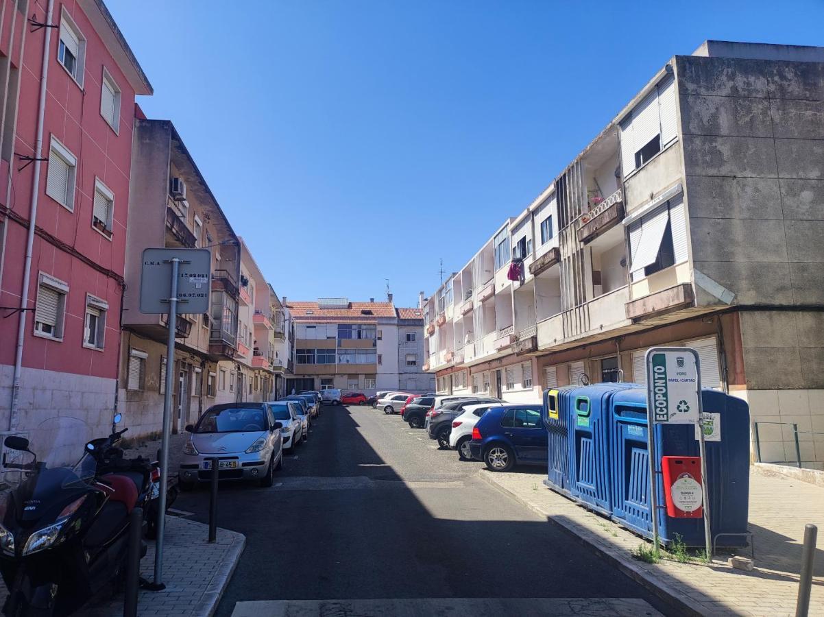 Lisbon Traditional T2 With Balcony In Damaia, Lisbon 아마도라 외부 사진